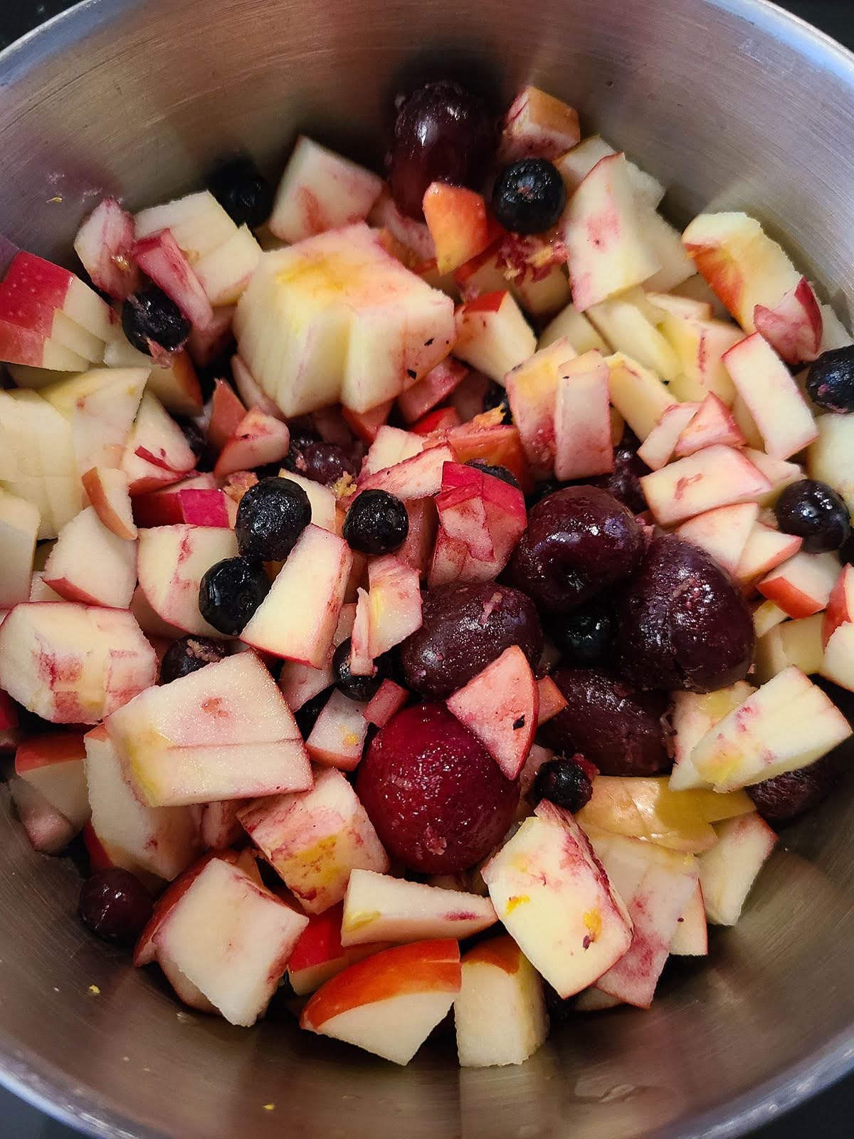 cut-up-apples-and-berries